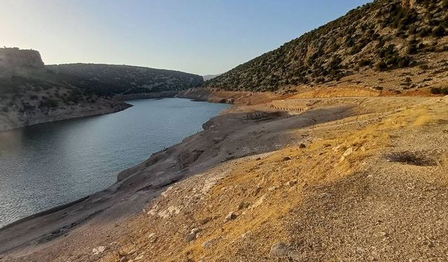 Ardıl Barajı’nda su seviyesi alarm veriyor