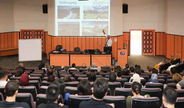 Zihin ve Robotik Sistemler GAÜN’de masaya yatırıldı