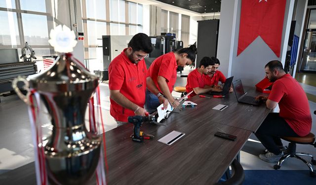 Gaziantepli öğrencilerden TEKNOFEST’te çifte ödül
