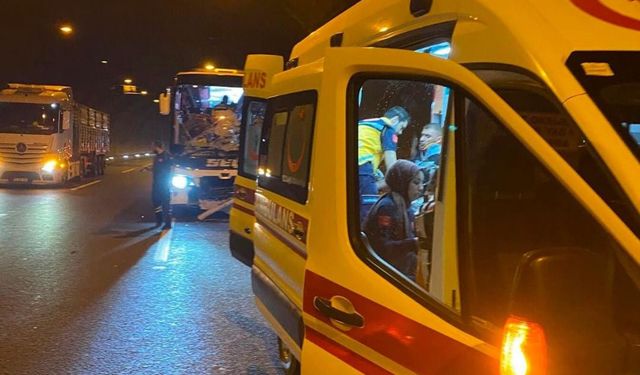 Nurdağı Tüneli’nde Otobüs Tıra Çarptı Çok Sayıda Yaralı Var