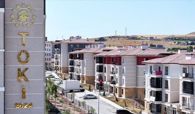 TOKİ'den konut hamlesi sürüyor