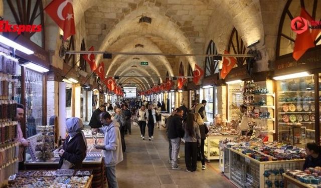 Tarihi Zincirli Bedesten’de ticaret yeniden başladı