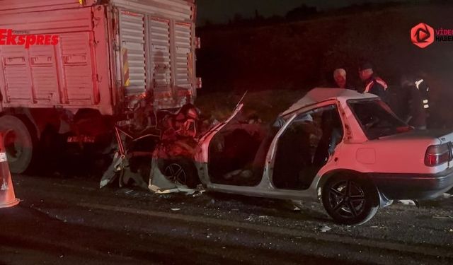 Gaziantep'te feci kaza: Otomobil kamyona arkadan çarptı
