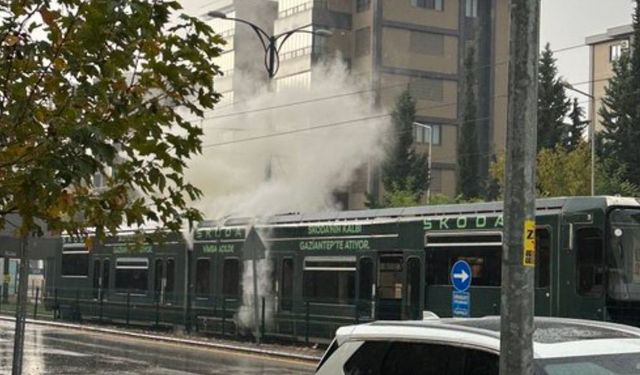 Gaziantep’te tramvaya yıldırım düştü, facia önlendi!