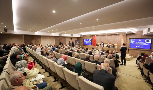 Umreden dönen ikinci kafile Fatma Şahin ile bir araya geldi