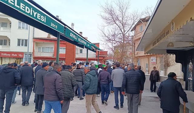 Boşandığı eşi tarafından öldürülen kadın toprağa verildi