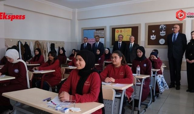 Öğrenciler umre için sınavda ter döktü