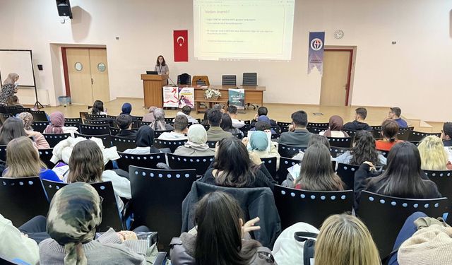 GAÜN’de HIV/AIDS farkındalık eğitimi düzenlendi