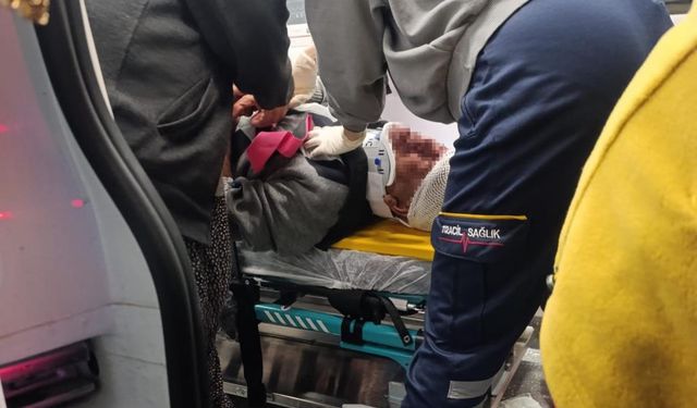 Karşıdan karşıya geçmek isteyen yaşlı adama araba çarptı