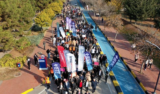 GAÜN’de ilk “Mühendislik Ruhu Yürüyüşü” büyük katılımla gerçekleştirildi