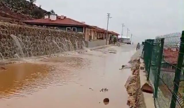 Dere yatağına yapılan deprem konutları boşaltıldı