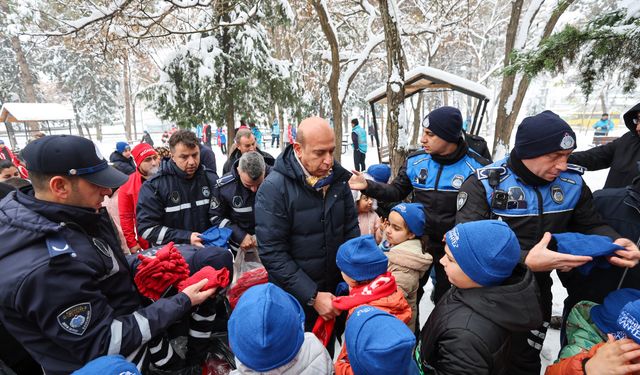 Büyükşehir'den çocuklara kış desteği