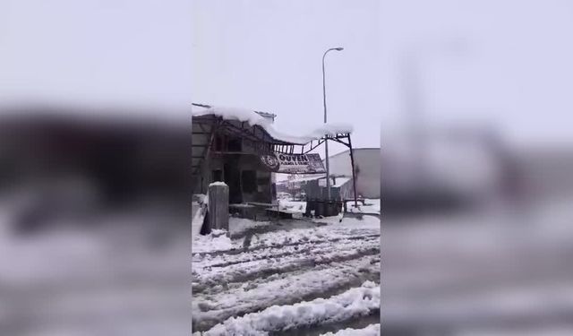 Gaziantep’te 10 iş yerinin çatısı çöktü