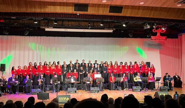 “Bir Sevgidir Yaşamak” konserine yoğun ilgi