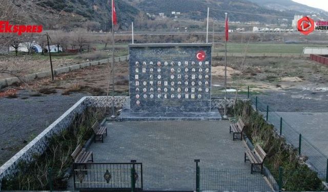 İki evladını kaybetti, köyüne deprem anıtı yaptırdı