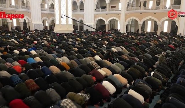 Ramazan’ın ilk teravih namazı kılındı