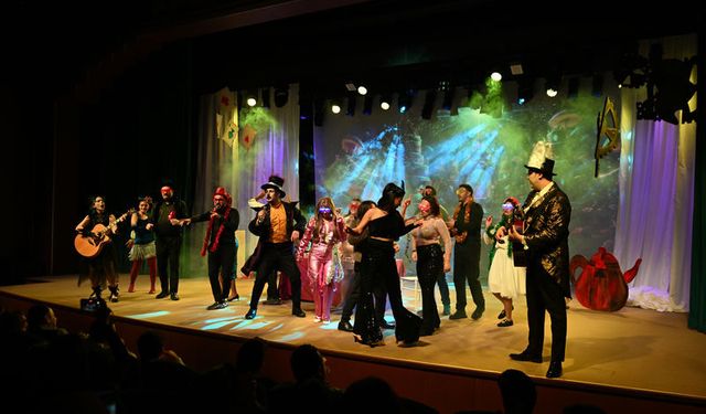 Gaziantep'te "Alice Müzikali"ne yoğun ilgi