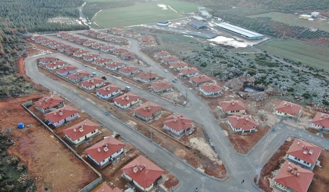 İslahiye ve Nurdağı’nda köy evleri teslim edildi