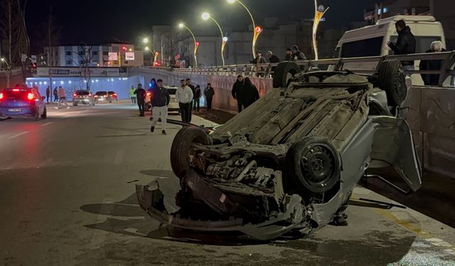 Gaziantep’te otomobil takla attı: 2 yaralı
