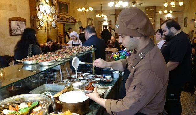 Gaziantep’te Bayram Sofraları Lezzet Tutkunlarını Büyüledi