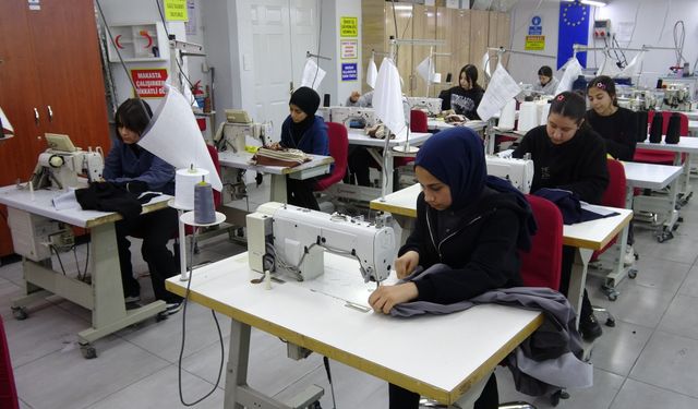 Gaziantep’te moda tasarımında genç yetenekler yetişiyor
