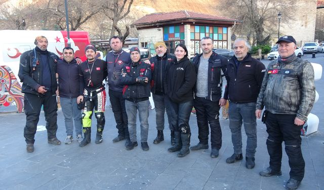 Motosiklet üzerinde umre yolculuğu