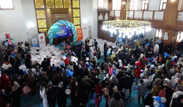 Gaziantep’te Yetim Çocukların Yüzü Ramazan Öncesi Güldü