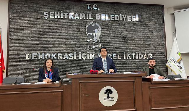 Şehitkamil Meclisi’nde silah çekildi