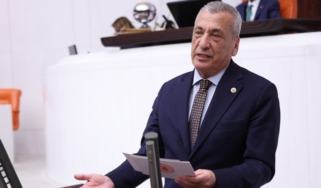 Öztürkmen'den tepki: Yusuf Tekin'e 'hemşehrilik payesi' verilmesin