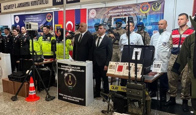 Kariyer Fuarı’nda jandarma standına yoğun ilgi