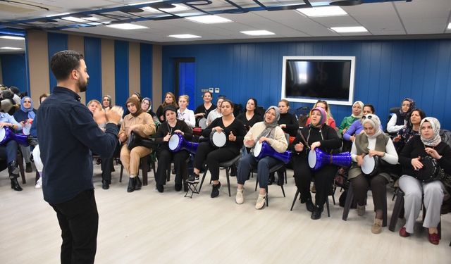 Ev hanımları Cumhurbaşkanı'na konser verecek