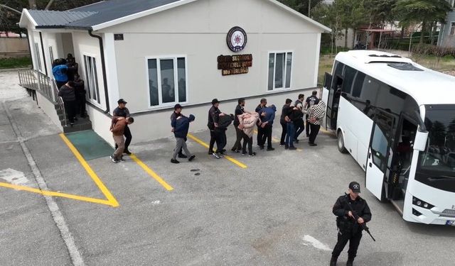 Gaziantep'te doktoru 11 milyon dolandıran şebeke çökertildi