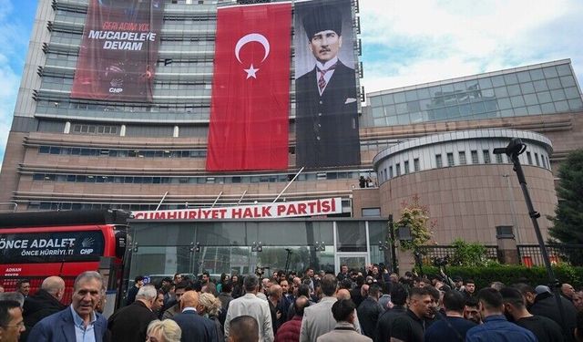 Kemal Kılıçdaroğlu CHP Genel Merkezi'nde