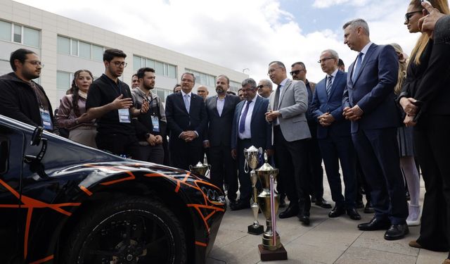 GİBTÜ’de genç mucitler projelerini sergiledi