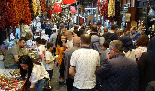 Kurban Bayramı öncesi çarşılarda yoğunluk arttı