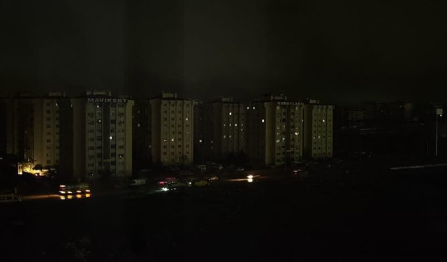Mavikent karanlığa gömüldü