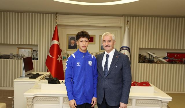 U17 Avrupa Güreş Şampiyonası’nda gümüş madalya geldi