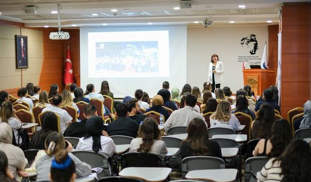 Paralimpik sporlar ve fizyoterapi masaya yatırıldı