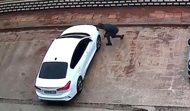 Gaziantep’te akılalmaz olay: Park halindeki araçların lastikleri tek tek kesildi