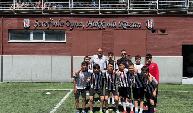 Gaziantep Beşiktaş Futbol Okulu Türkiye Şampiyonu Oldu