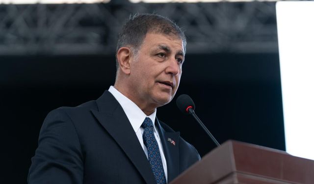 İzmir Belediye Başkanı CHP’den istifa etti
