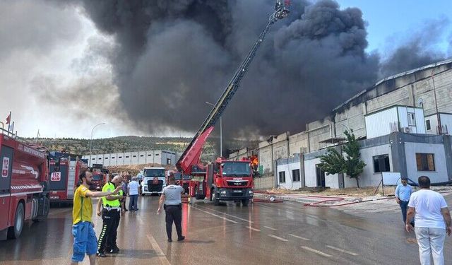 Gaziantep OSB'de tekstil fabrikasında yangın