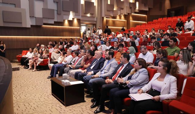 GAÜN mezunları üniversitede buluştu
