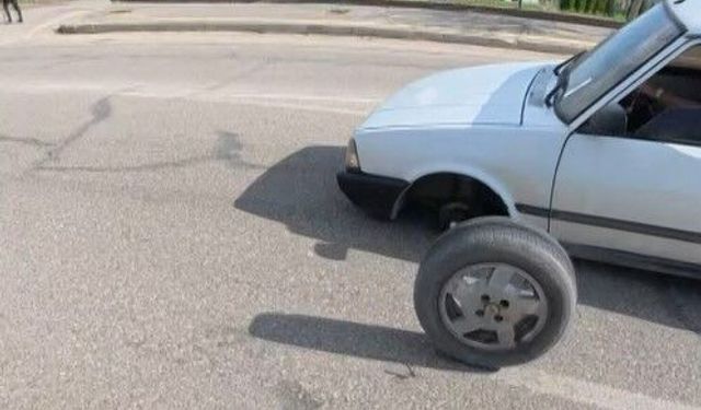 Gaziantep’te trafikte ilginç anlar: Lastik yerinden çıktı