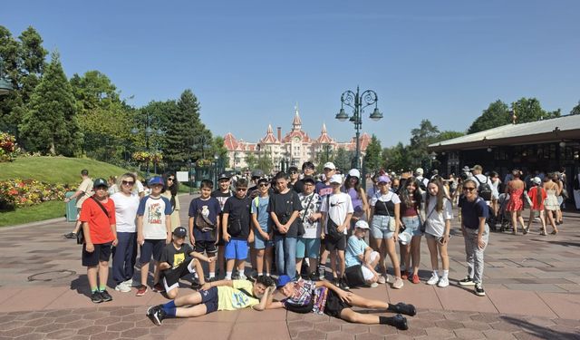 GKV öğrencileri Disneyland Paris’te keyifli anlar yaşadı