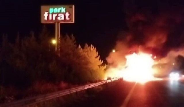 Otoyolda seyir halindeki tır alev aldı
