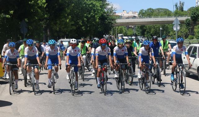 Gaziantep’te yüzlerce kişi sağlık için pedal çevirdi
