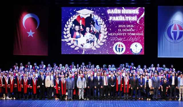 GAÜN Hukuk Fakültesinde mezuniyet coşkusu yaşandı