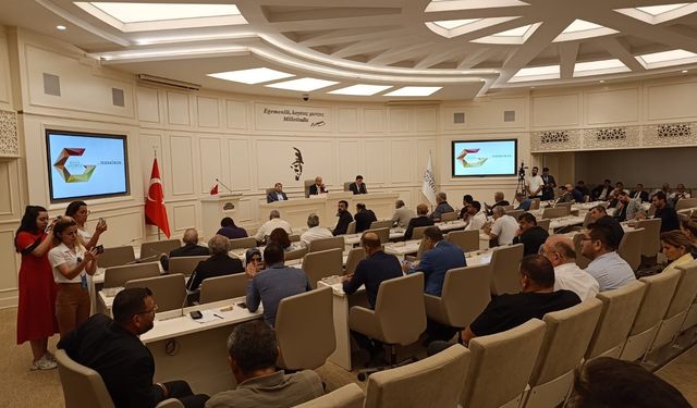 Gaziantep Meclisi'nde tansiyon yüksekti