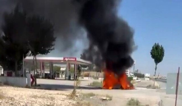 Gaziantep'te seyir halindeki otomobil alevlere teslim oldu